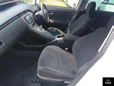 2015 Toyota Prius - Thumbnail
