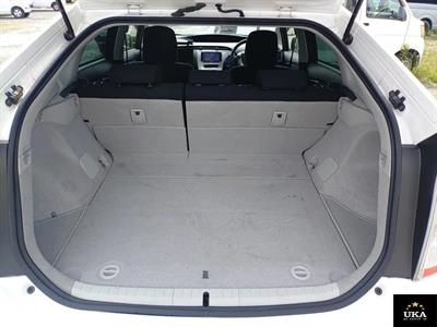 2015 Toyota Prius - Thumbnail