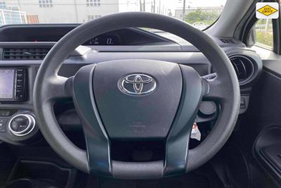 2016 Toyota Aqua - Thumbnail
