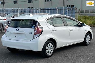 2016 Toyota Aqua - Thumbnail