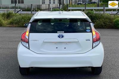 2016 Toyota Aqua - Thumbnail