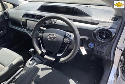 2018 Toyota Aqua - Thumbnail