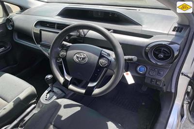 2018 Toyota Aqua - Thumbnail