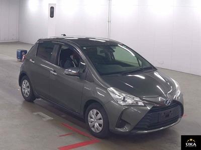 2017 Toyota Vitz - Thumbnail