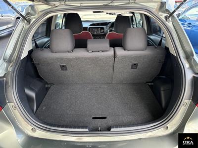 2017 Toyota Vitz - Thumbnail
