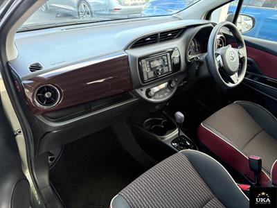 2017 Toyota Vitz - Thumbnail