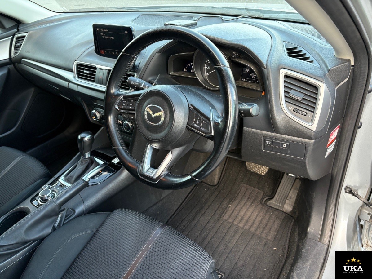 2017 Mazda Axela