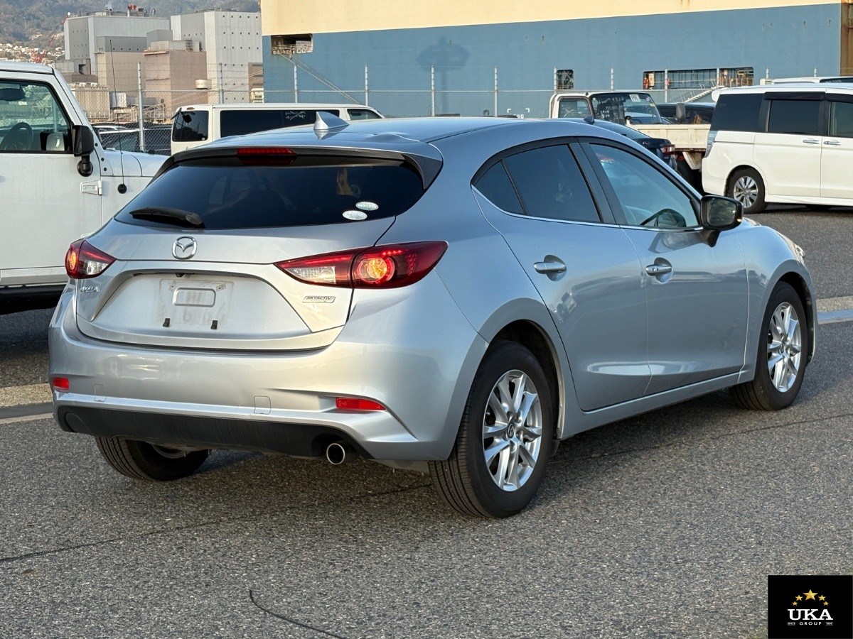 2017 Mazda Axela