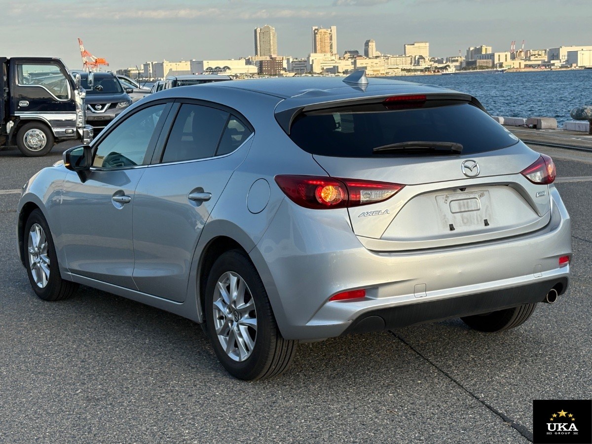 2017 Mazda Axela
