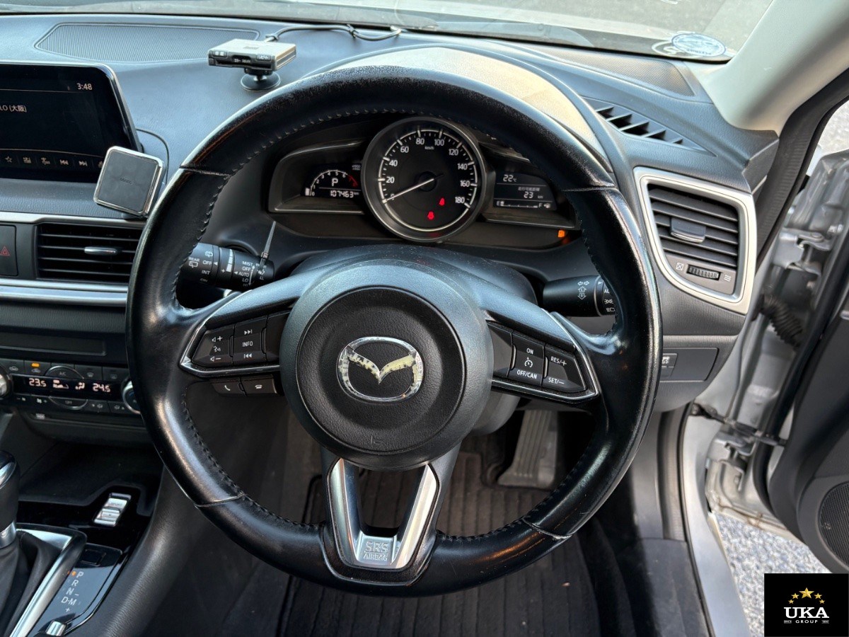 2017 Mazda Axela