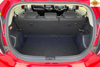 2017 Toyota Aqua - Thumbnail