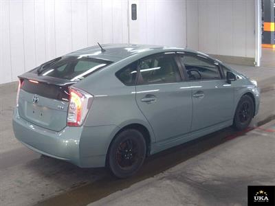 2013 Toyota Prius - Thumbnail