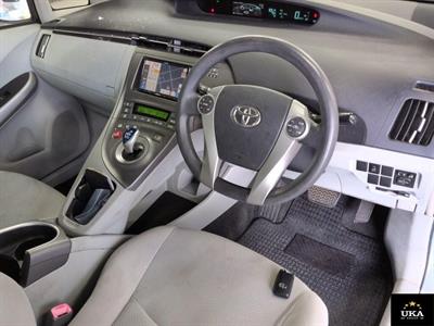 2013 Toyota Prius - Thumbnail