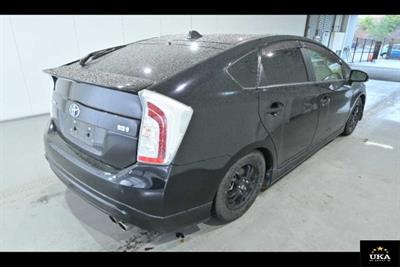 2015 Toyota Prius - Thumbnail