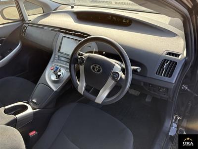 2015 Toyota Prius - Thumbnail