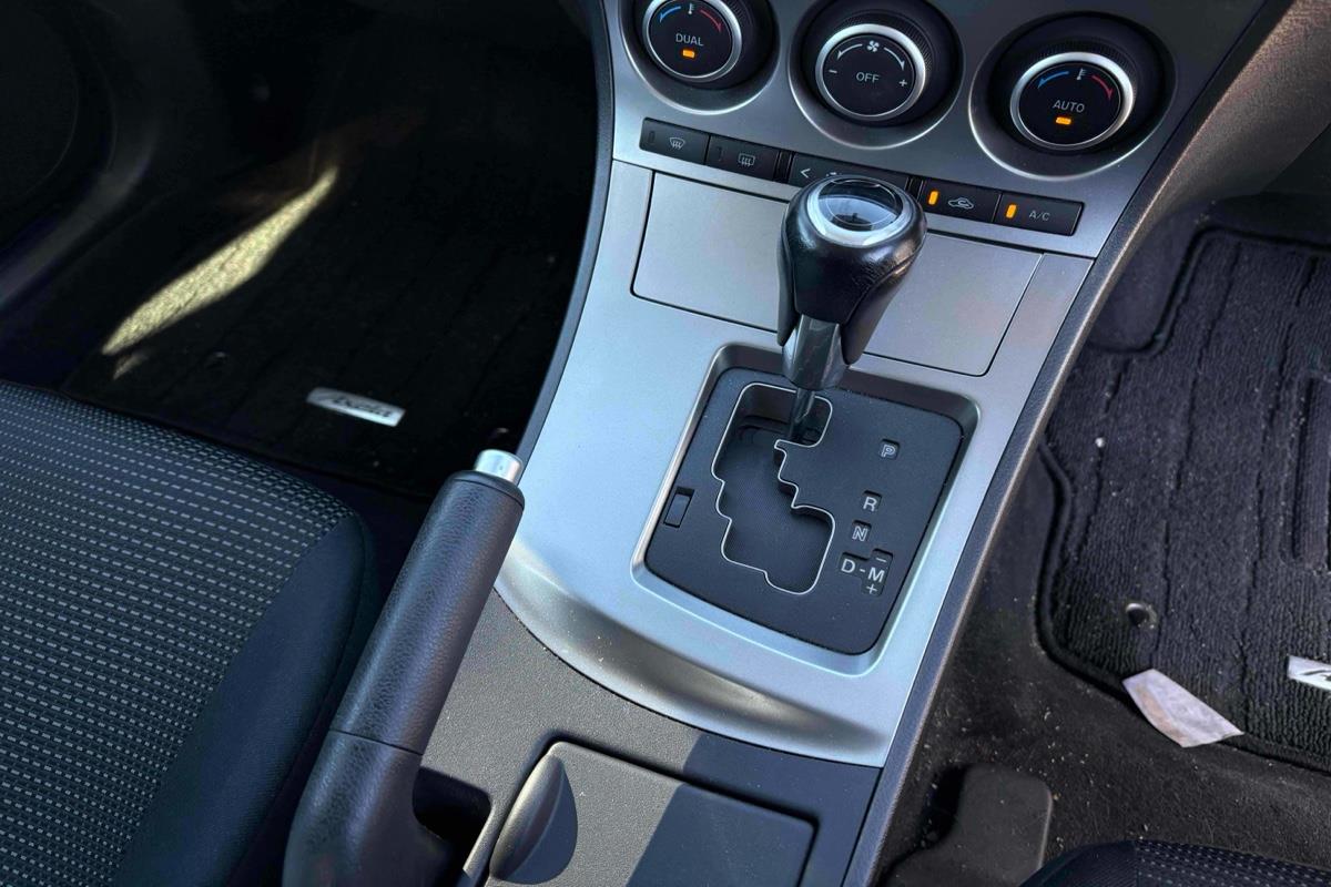 2012 Mazda Axela