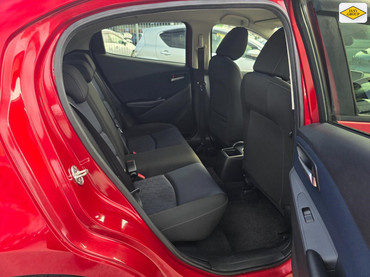 2016 Mazda Demio