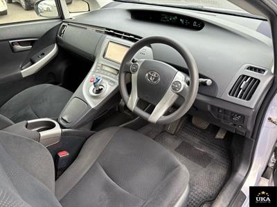2014 Toyota Prius - Thumbnail