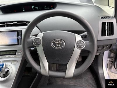 2014 Toyota Prius - Thumbnail