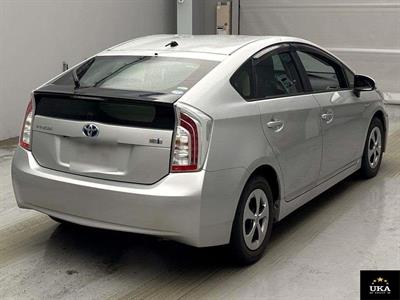2015 Toyota Prius - Thumbnail