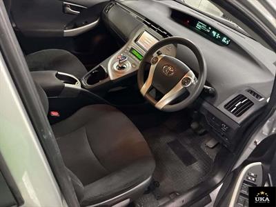 2015 Toyota Prius - Thumbnail