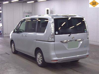 2013 Nissan Serena - Thumbnail