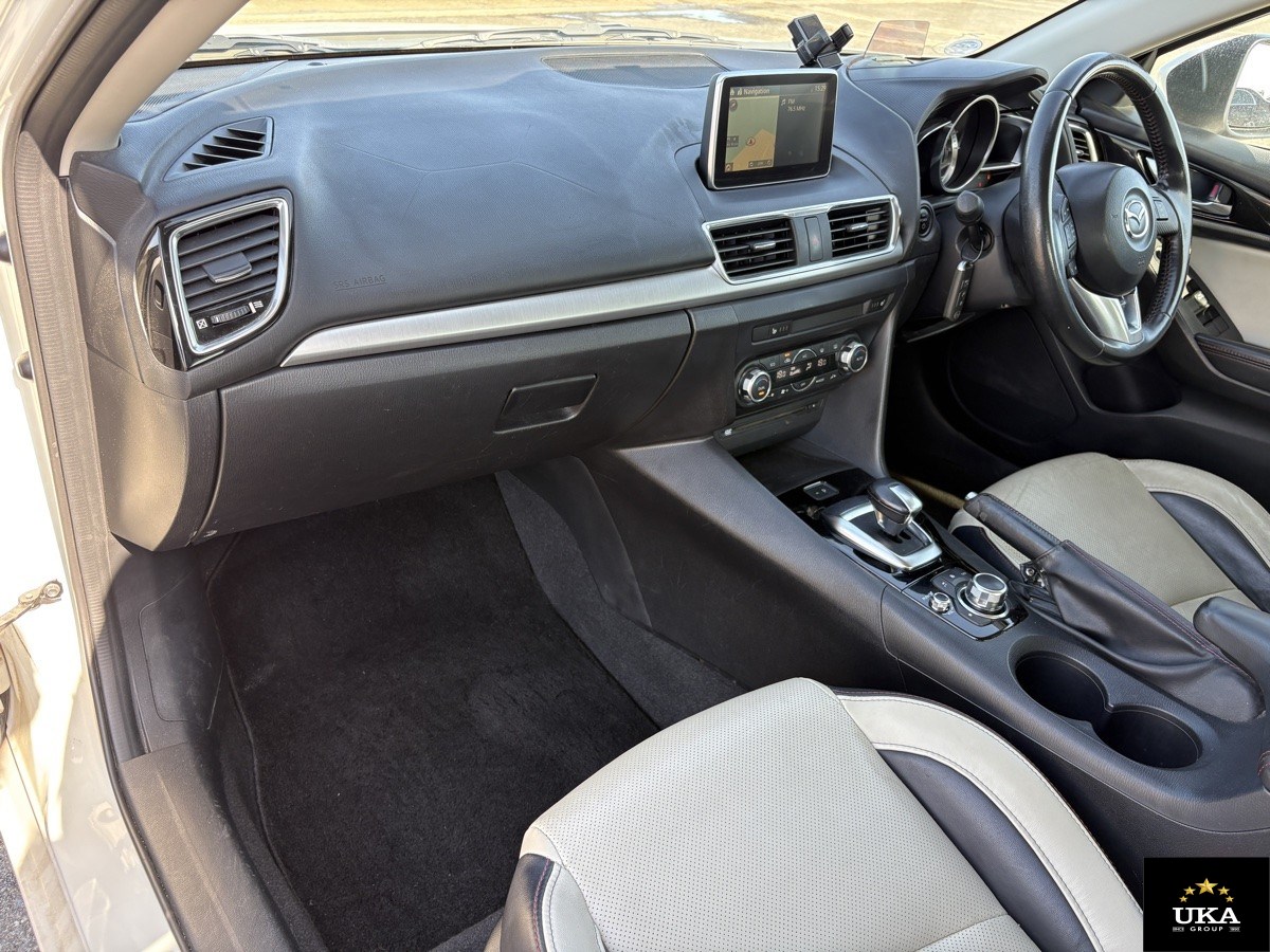 2014 Mazda Axela