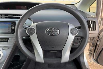 2014 Toyota Prius - Thumbnail