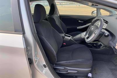 2014 Toyota Prius - Thumbnail