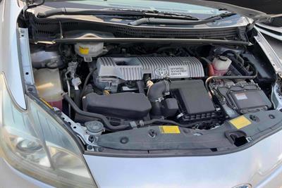 2014 Toyota Prius - Thumbnail
