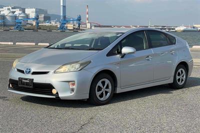 2014 Toyota Prius - Thumbnail