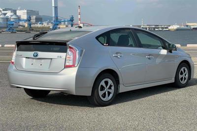 2014 Toyota Prius - Thumbnail