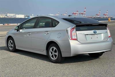 2014 Toyota Prius - Thumbnail