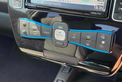 2015 Nissan Leaf - Thumbnail