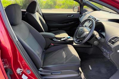2015 Nissan Leaf - Thumbnail