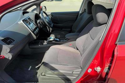 2015 Nissan Leaf - Thumbnail
