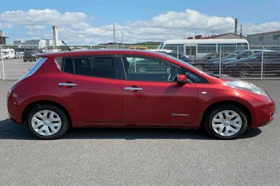 2015 Nissan Leaf - Thumbnail