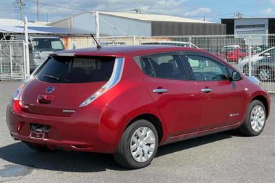 2015 Nissan Leaf - Thumbnail
