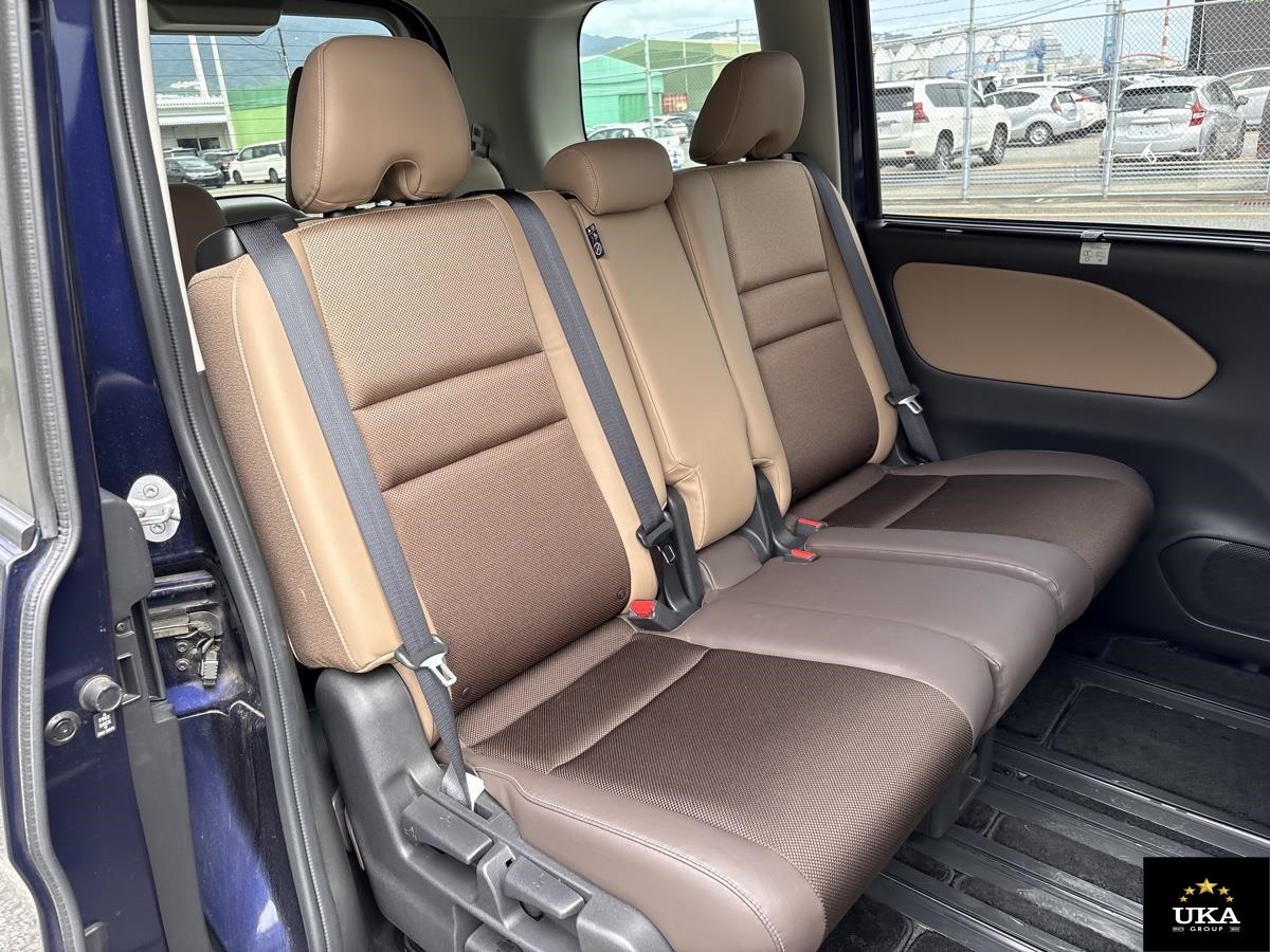 2017 Nissan Serena