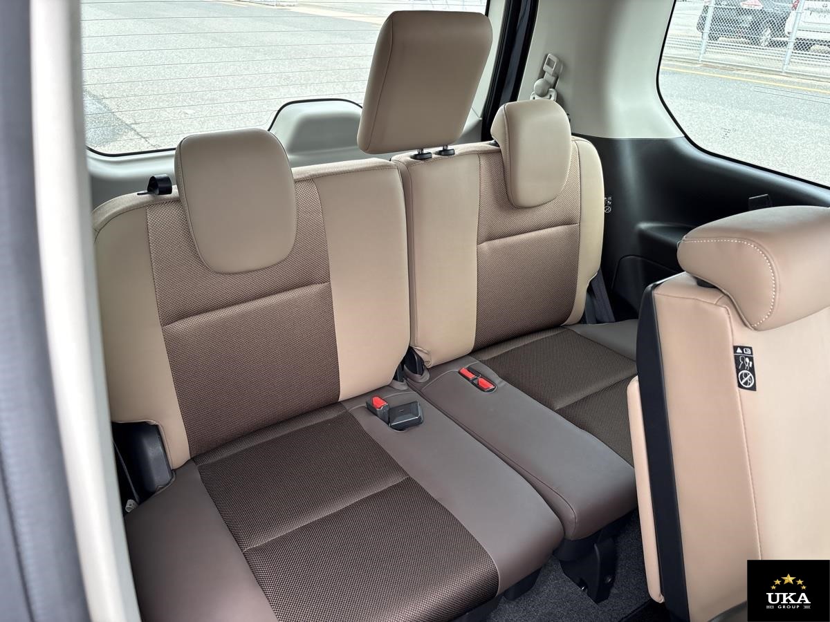 2017 Nissan Serena