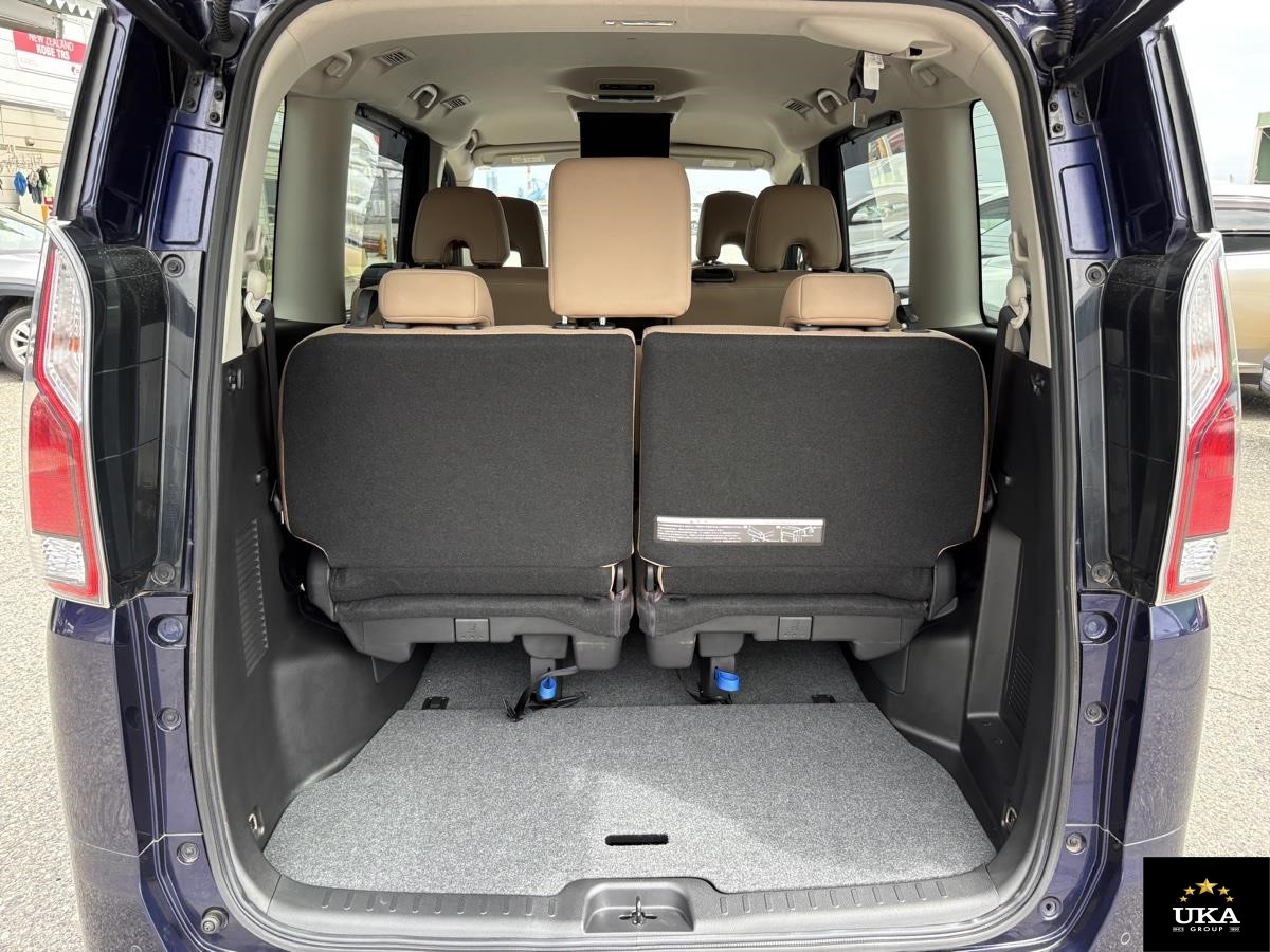 2017 Nissan Serena