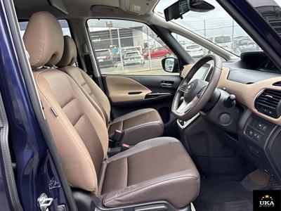 2017 Nissan Serena - Thumbnail