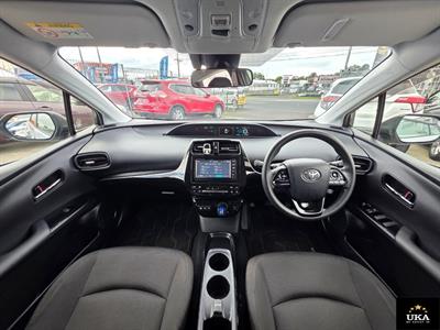 2019 Toyota Prius - Thumbnail