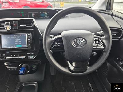 2019 Toyota Prius - Thumbnail