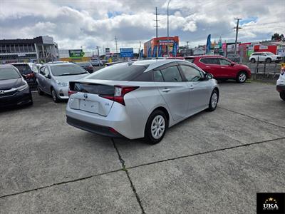 2019 Toyota Prius - Thumbnail
