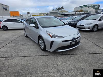 2019 Toyota Prius - Thumbnail