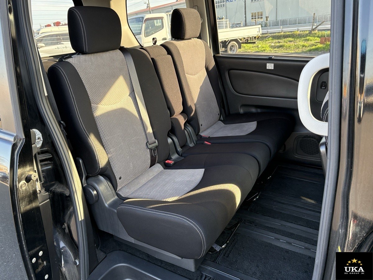2013 Nissan Serena