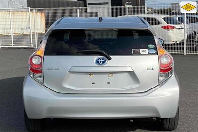2014 Toyota Aqua - Thumbnail