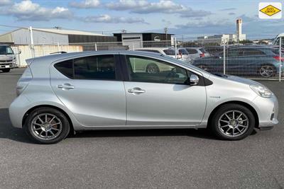 2014 Toyota Aqua - Thumbnail