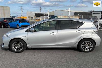 2014 Toyota Aqua - Thumbnail